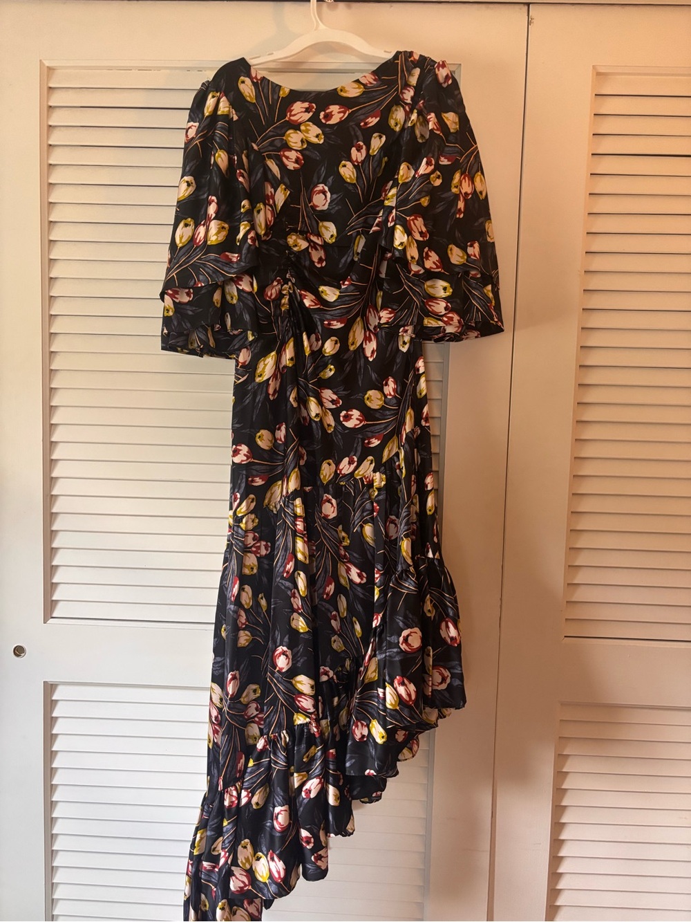 NWOT 5a7 Cinq à Sept Dress 100% SILK Asymm Hemline Flutter Sleeve Tulip Floral